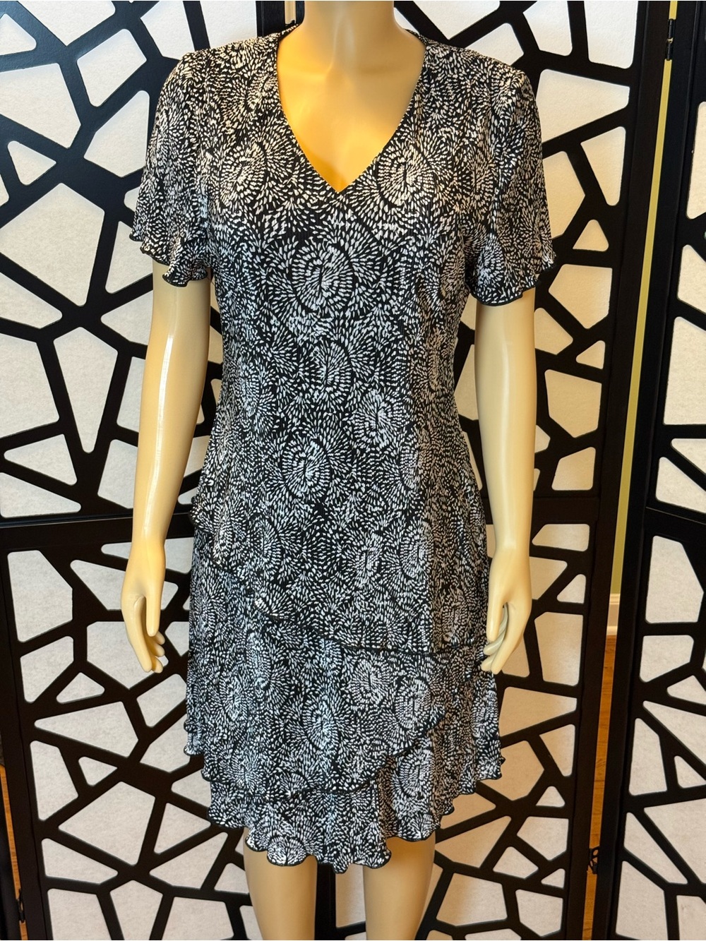 Studio Connection Black & White Tiered Firework Pattern Dress